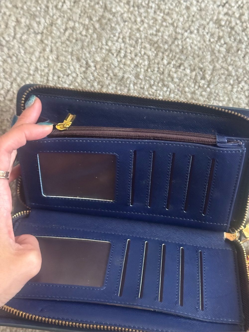 Large wallet - Picture 2 of 3